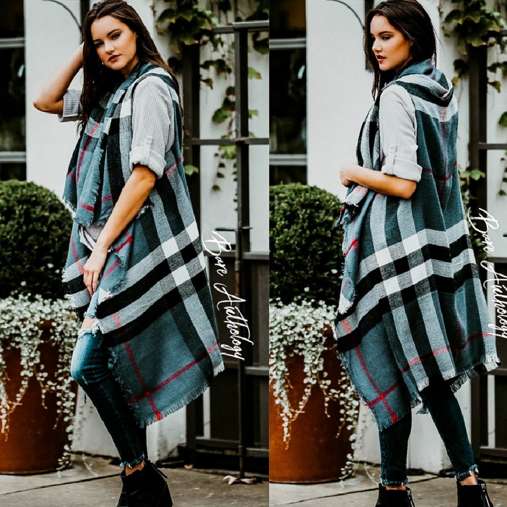 🌥🌂Super Versitle BLUE GRAY PLAID BLANKET VEST - Picture 2 of 3